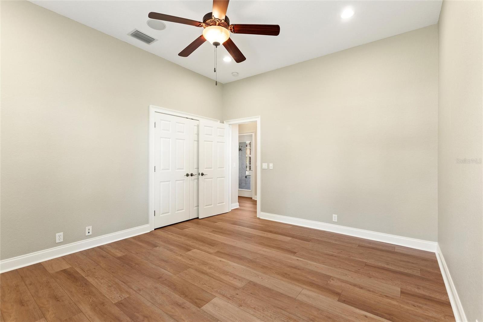 Image 35 of 70 For 4848 Island Shores Lane