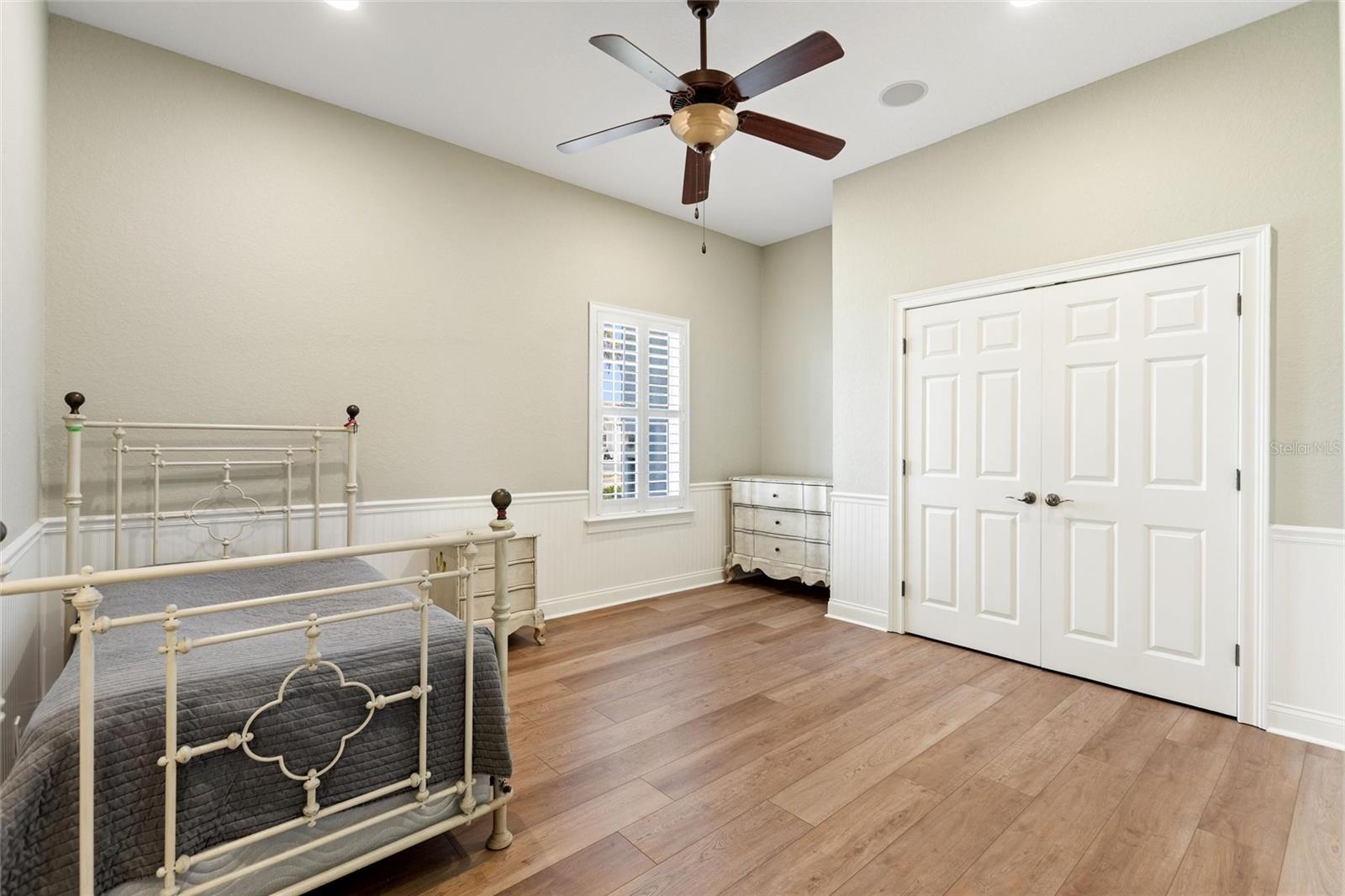 Image 37 of 70 For 4848 Island Shores Lane