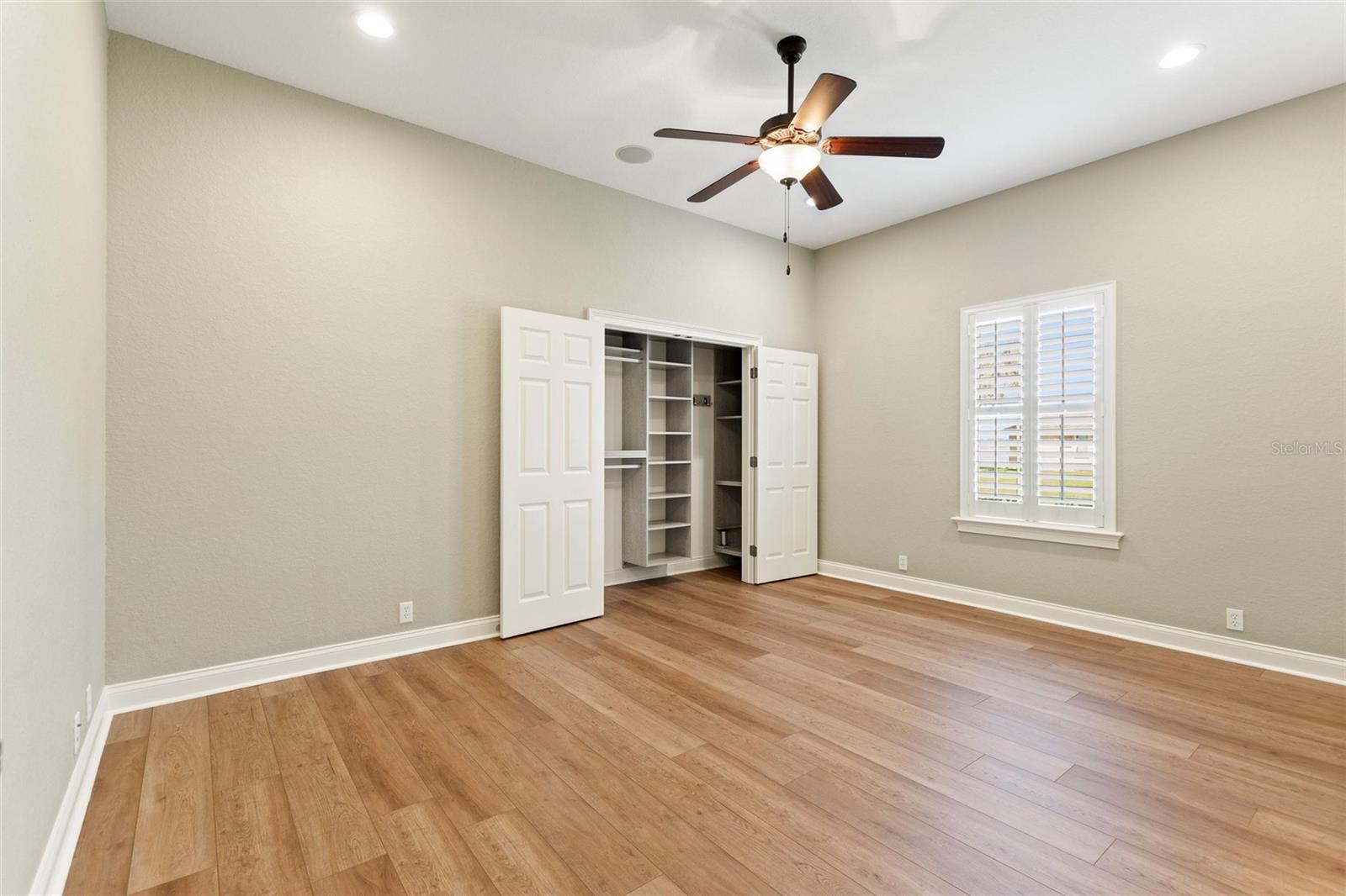 Image 38 of 70 For 4848 Island Shores Lane