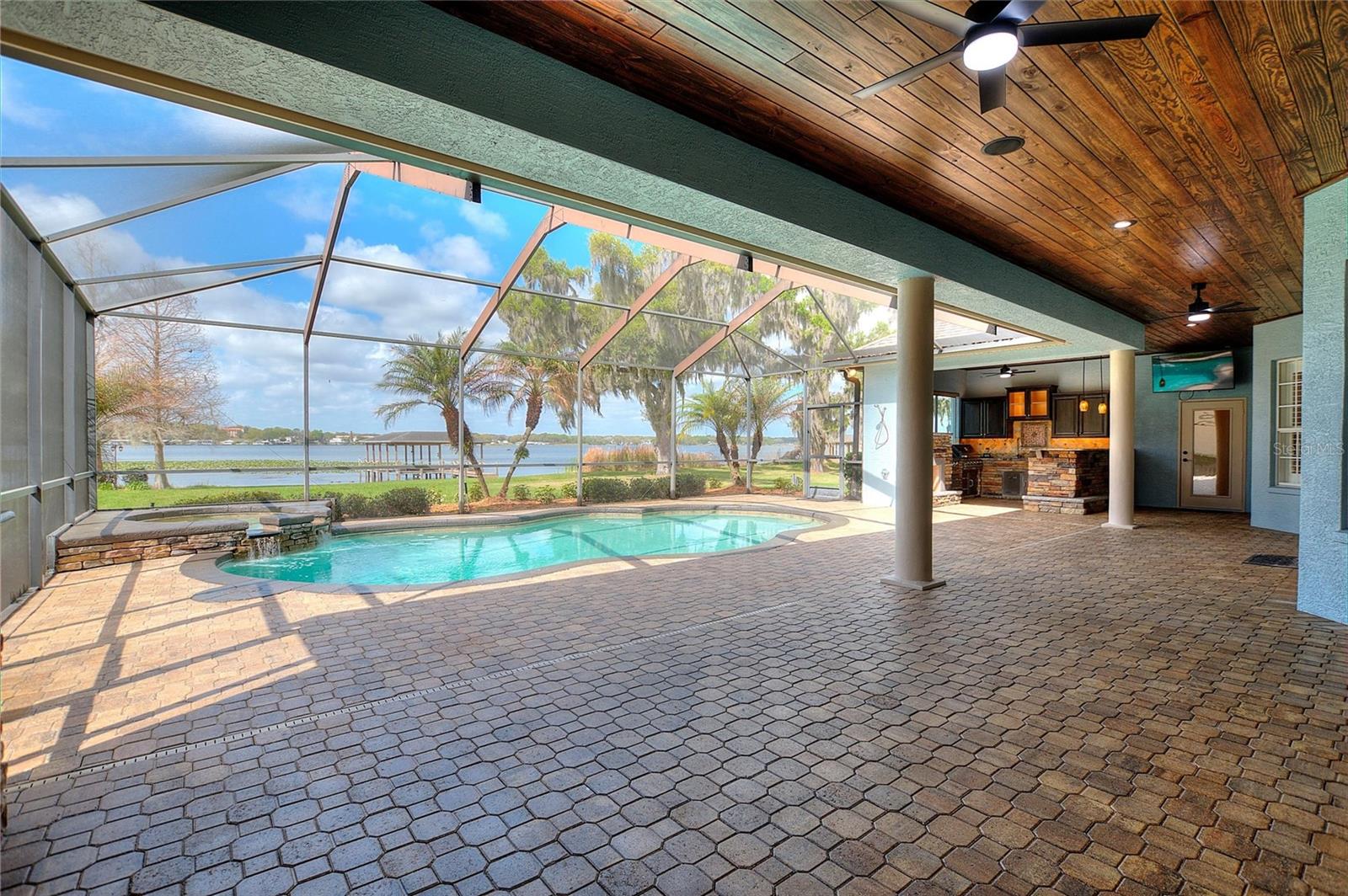 Image 4 of 70 For 4848 Island Shores Lane