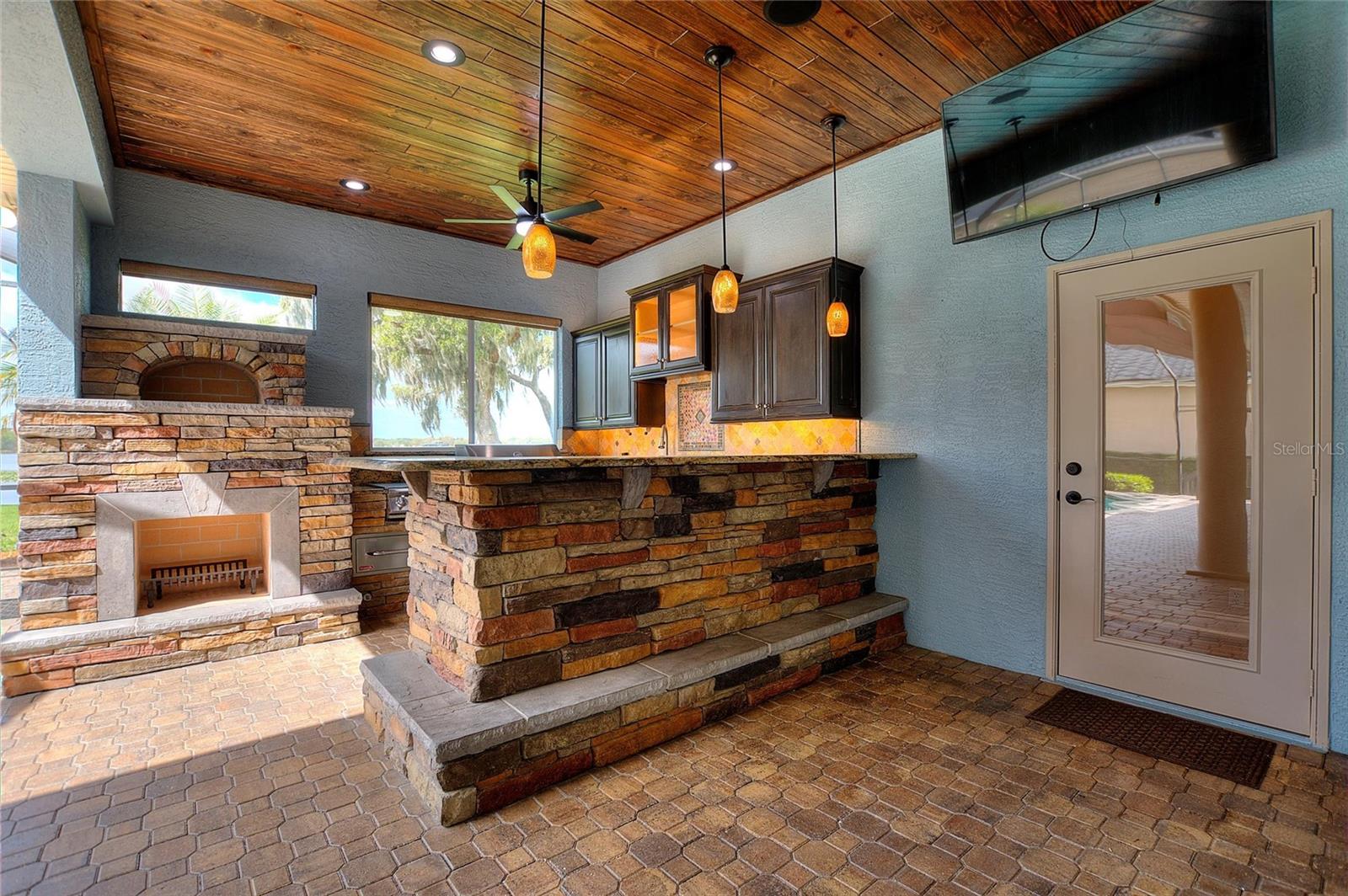 Image 54 of 70 For 4848 Island Shores Lane