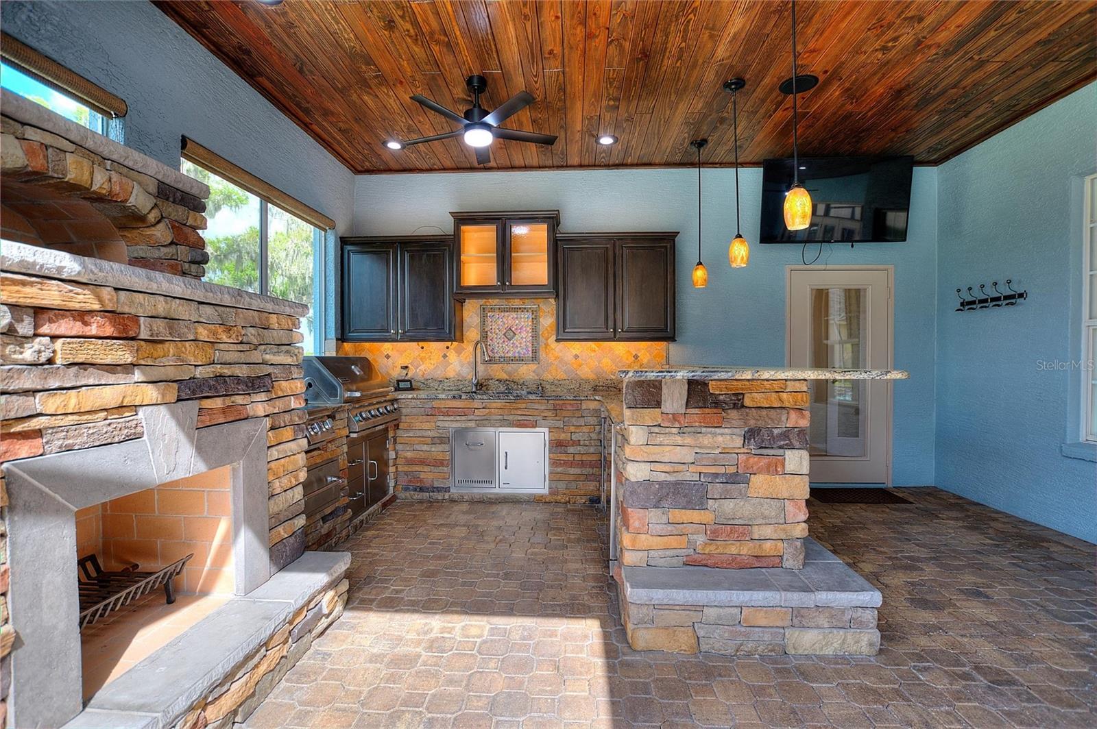 Image 55 of 70 For 4848 Island Shores Lane