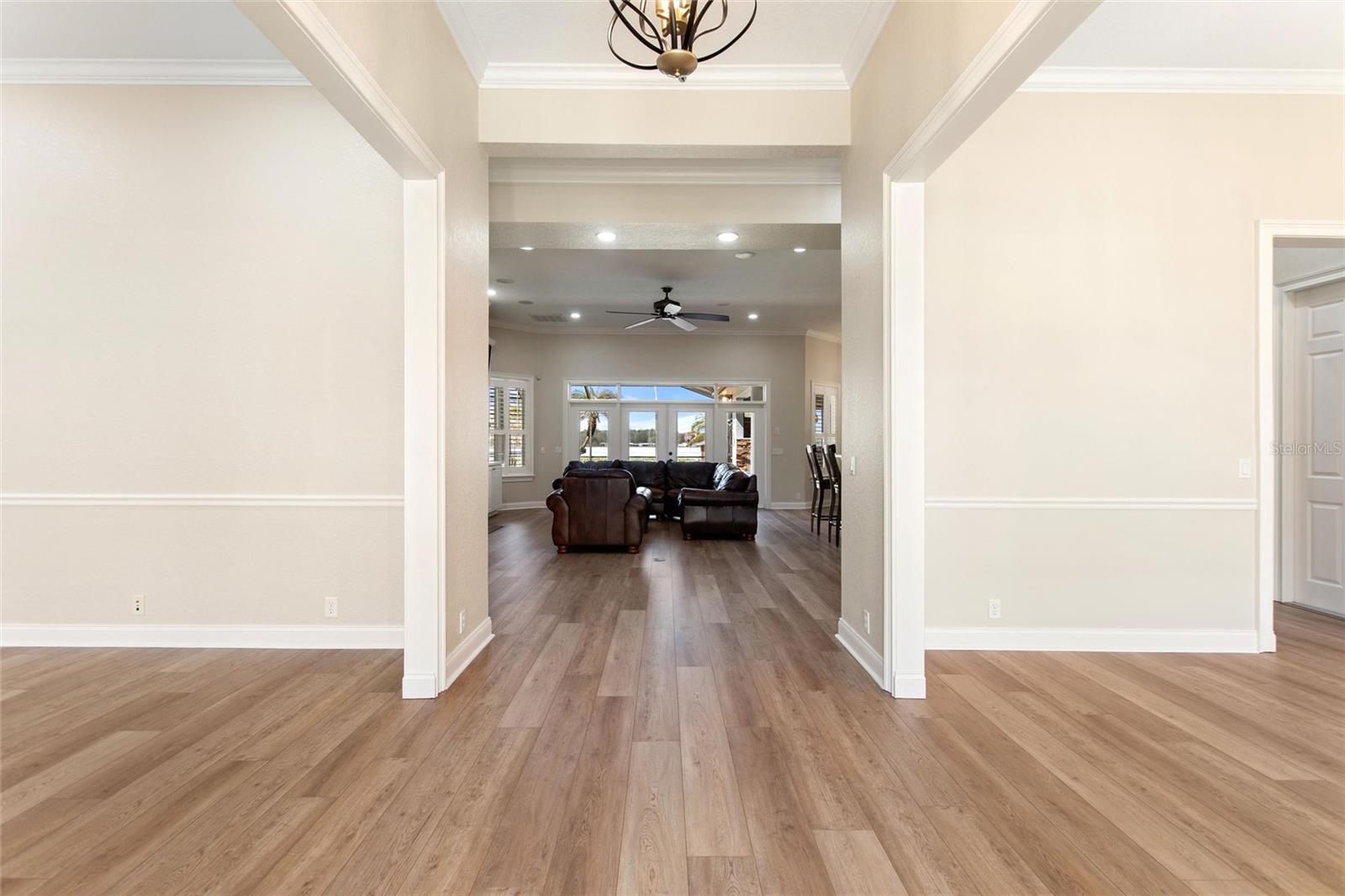 Image 8 of 70 For 4848 Island Shores Lane