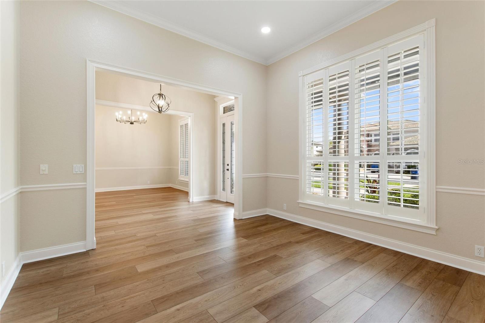 Image 9 of 70 For 4848 Island Shores Lane