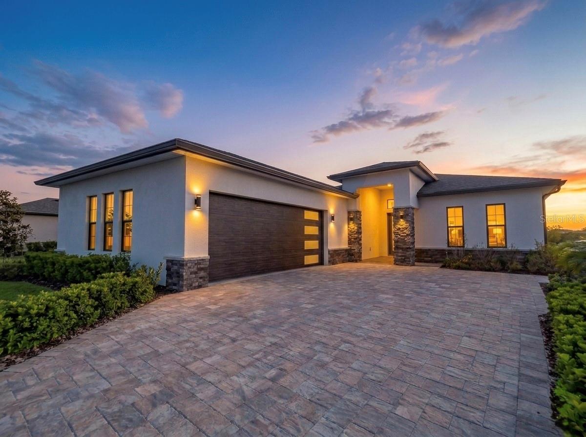 Image 4 of 40 For 224 Valencia Ridge Drive