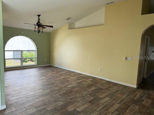 Image 11 of 39 For 8004 Settlers Creek Lane