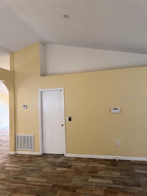 Image 15 of 39 For 8004 Settlers Creek Lane