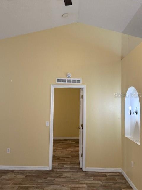 Image 16 of 39 For 8004 Settlers Creek Lane