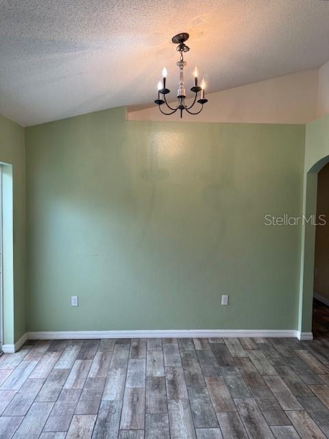 Image 18 of 39 For 8004 Settlers Creek Lane