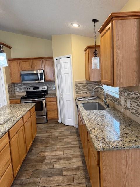 Image 31 of 39 For 8004 Settlers Creek Lane