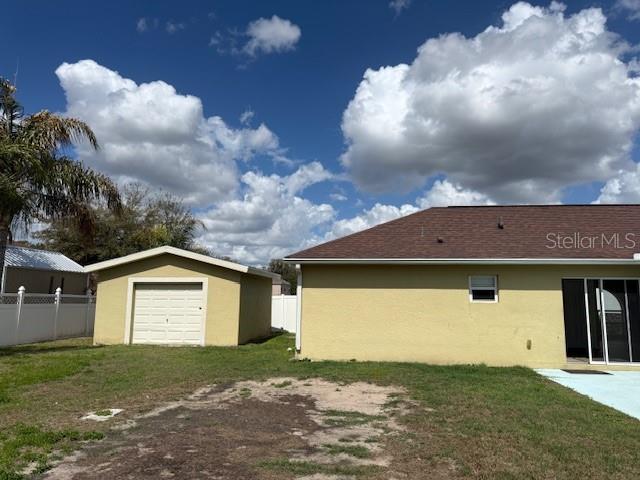 Image 4 of 39 For 8004 Settlers Creek Lane