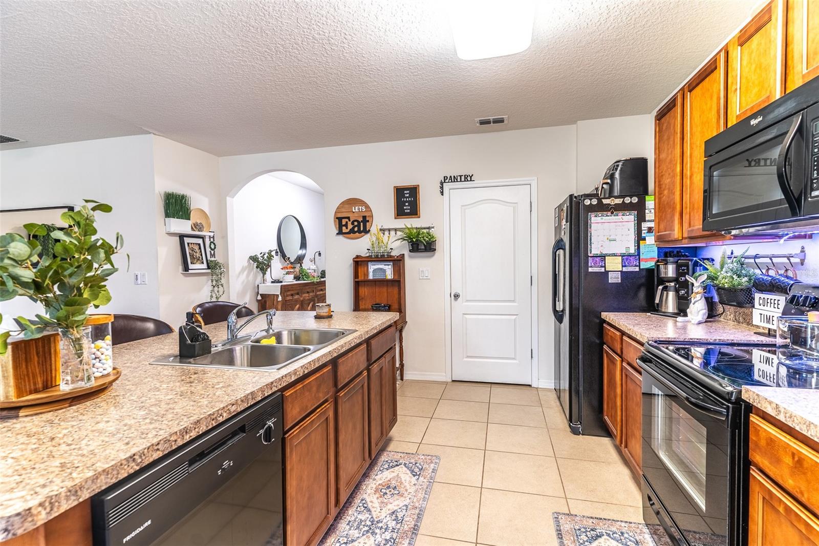 Image 11 of 32 For 1989 Van Buren Loop