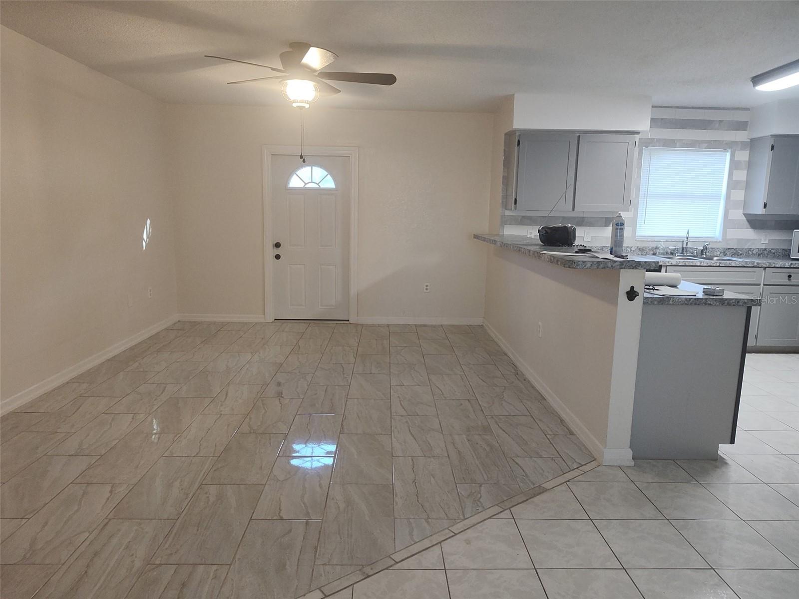 Image 2 of 7 For 406 Fox Lake Drive