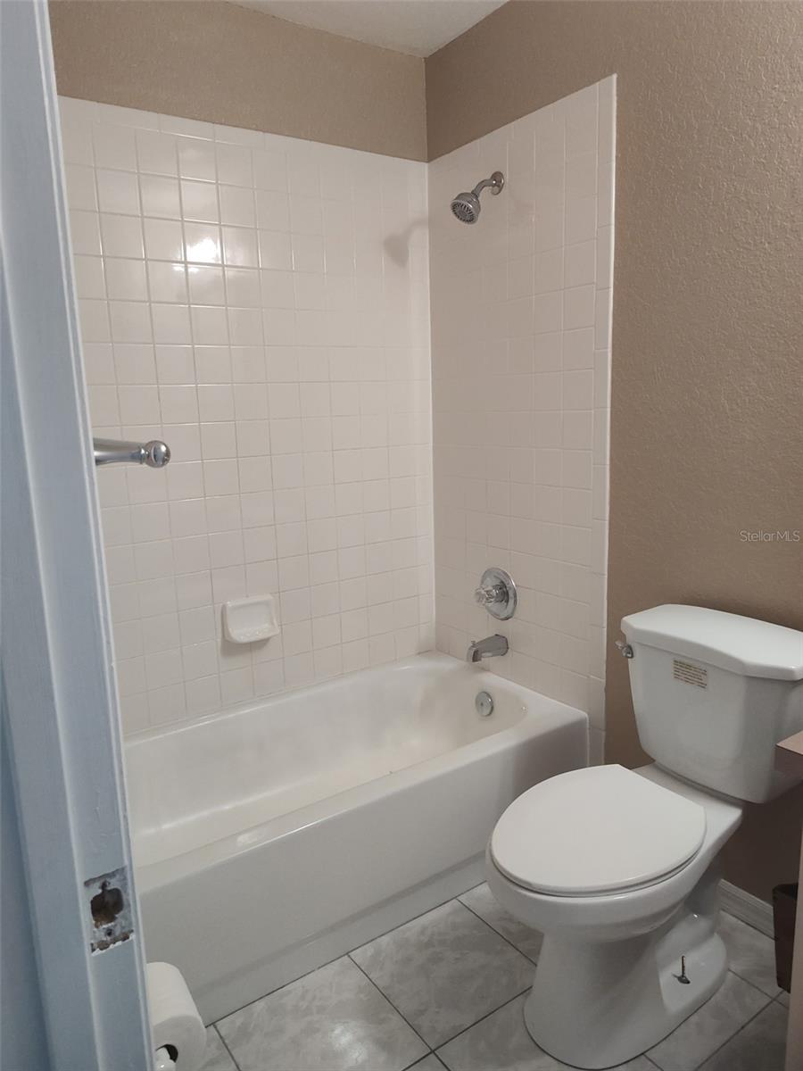 Image 5 of 7 For 406 Fox Lake Drive