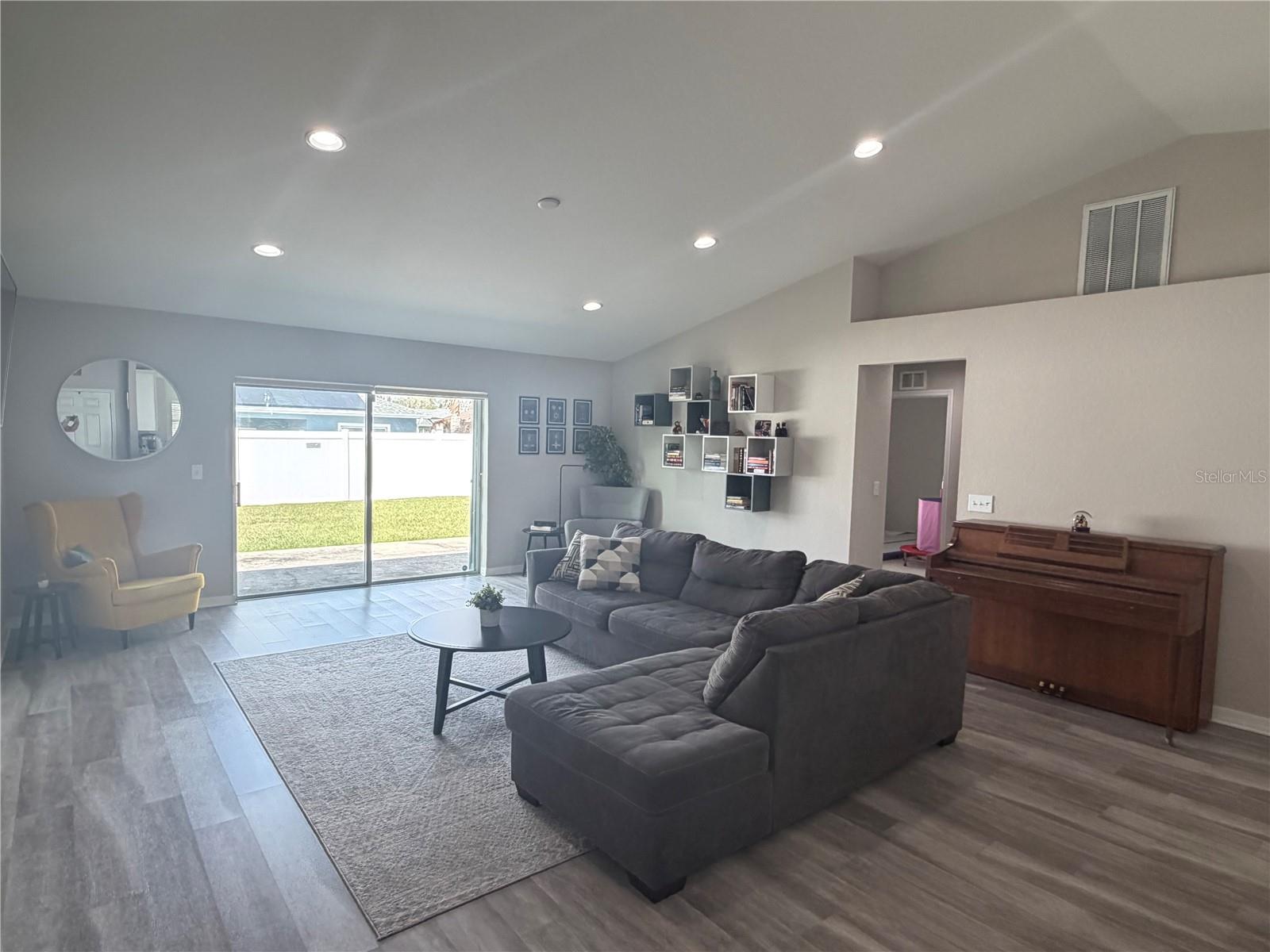 Image 4 of 23 For 2352 Twin Lake View Road