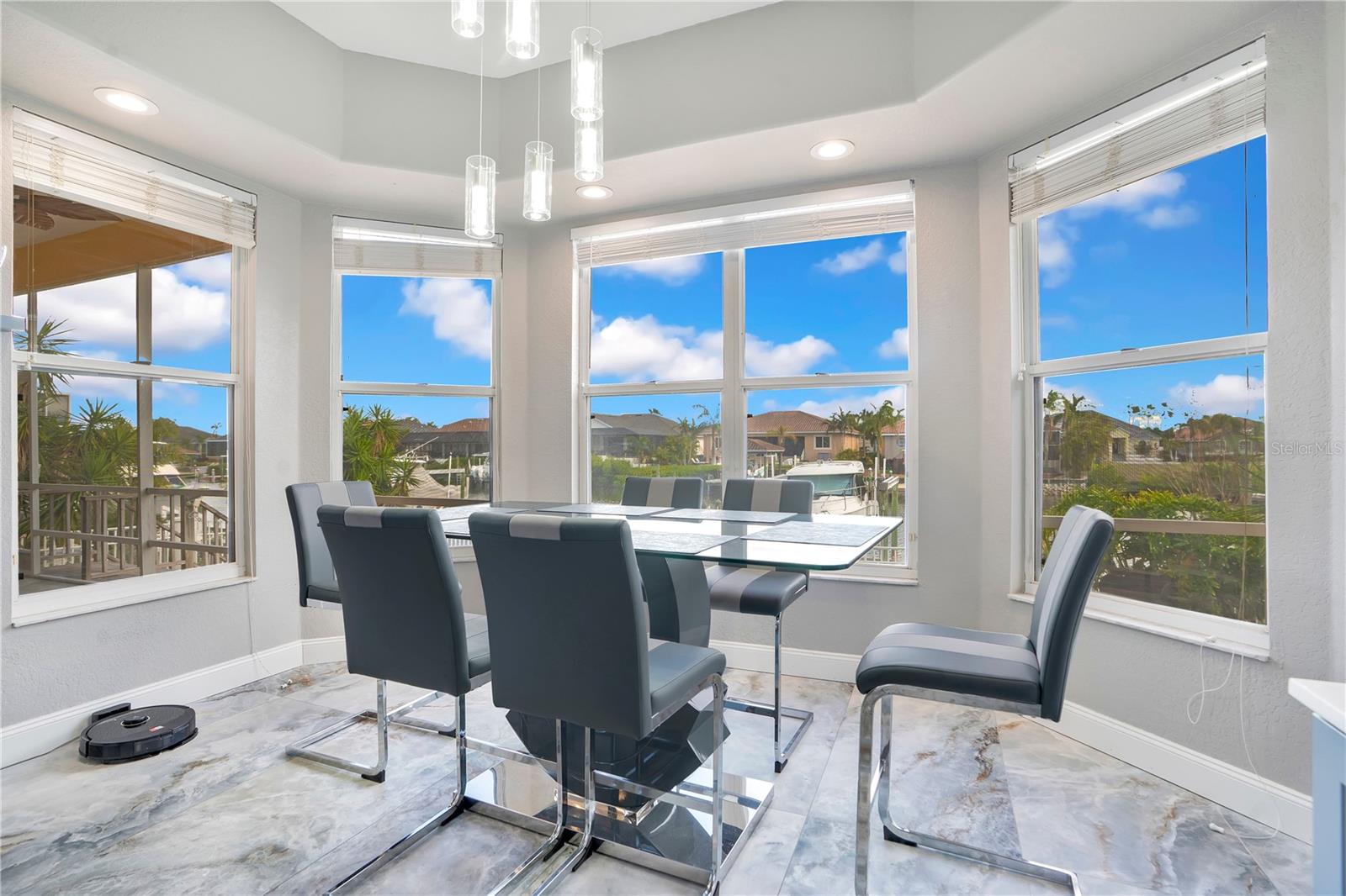 Image 15 of 87 For 934 Symphony Isles Boulevard