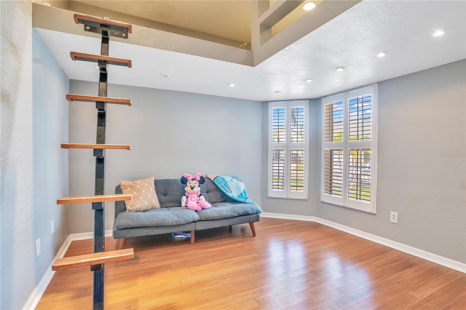 Image 21 of 87 For 934 Symphony Isles Boulevard