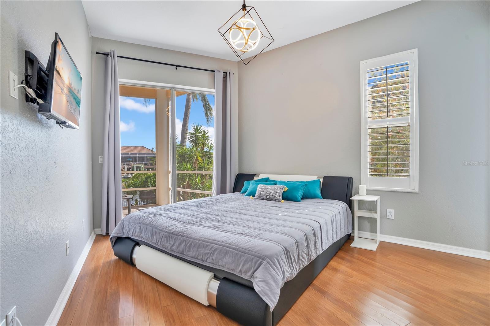 Image 23 of 87 For 934 Symphony Isles Boulevard