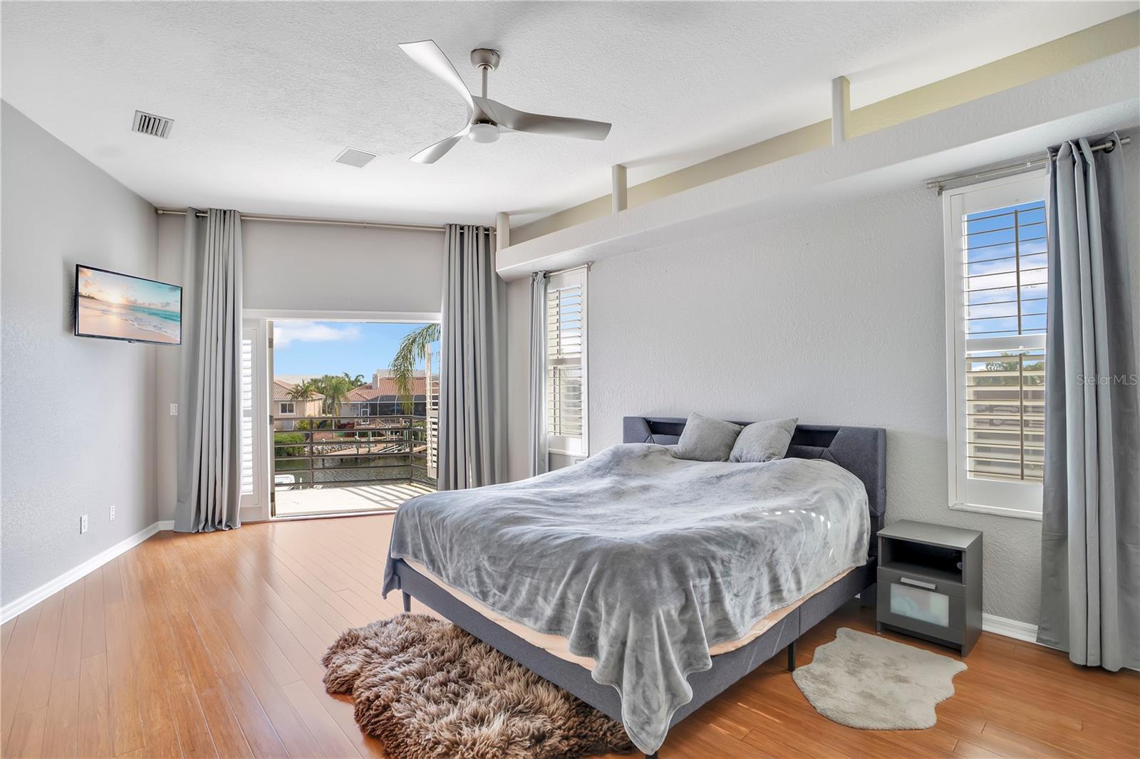 Image 26 of 87 For 934 Symphony Isles Boulevard