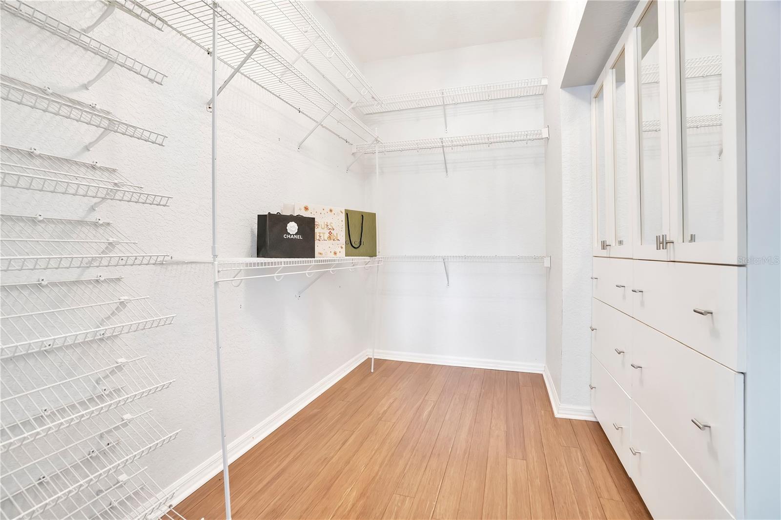 Image 33 of 87 For 934 Symphony Isles Boulevard