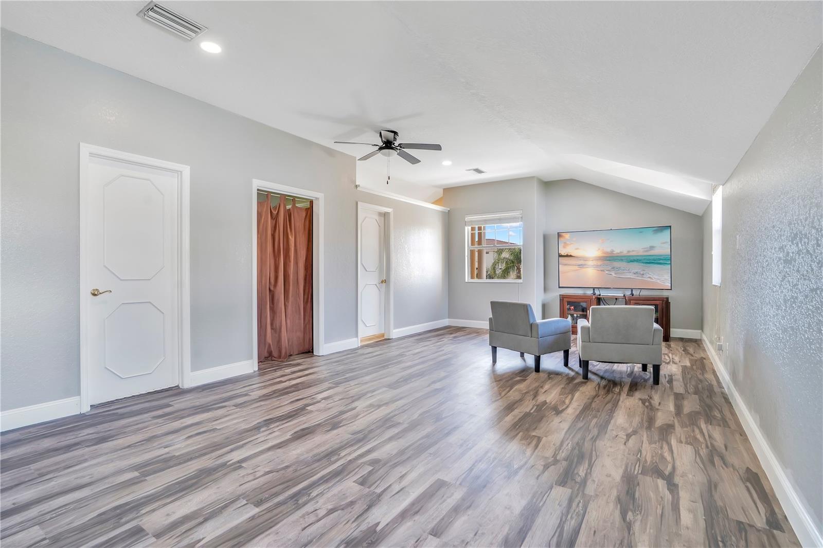 Image 38 of 87 For 934 Symphony Isles Boulevard