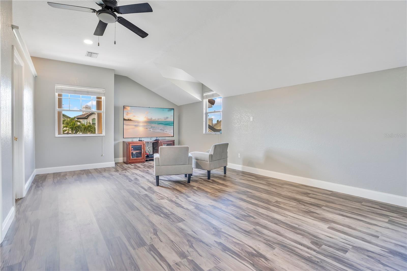 Image 40 of 87 For 934 Symphony Isles Boulevard