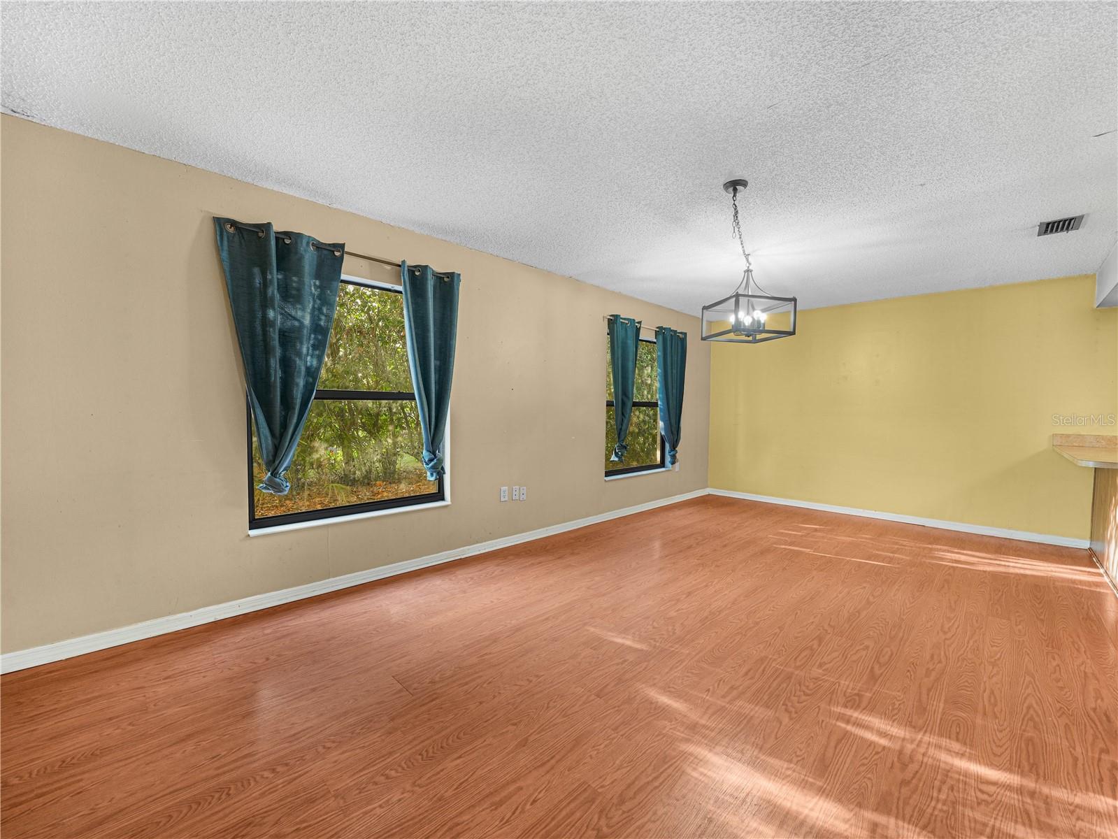 Image 6 of 25 For 2610 Sprucewood Lane