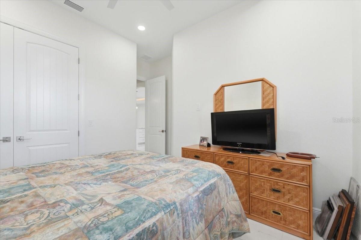 Image 32 of 44 For 517 Home Coming Way