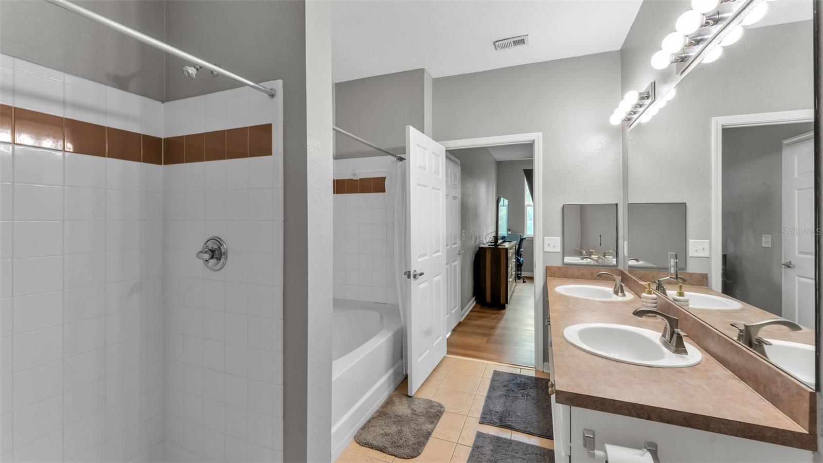 Image 14 of 61 For 412 Terrace Ridge Circle 412