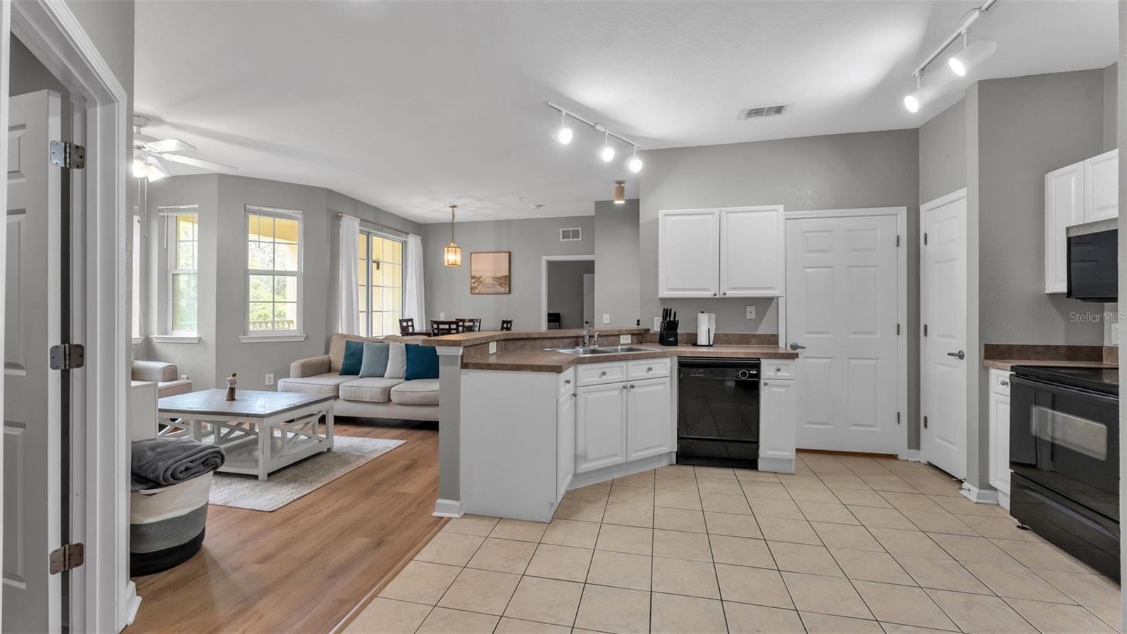 Image 21 of 61 For 412 Terrace Ridge Circle 412