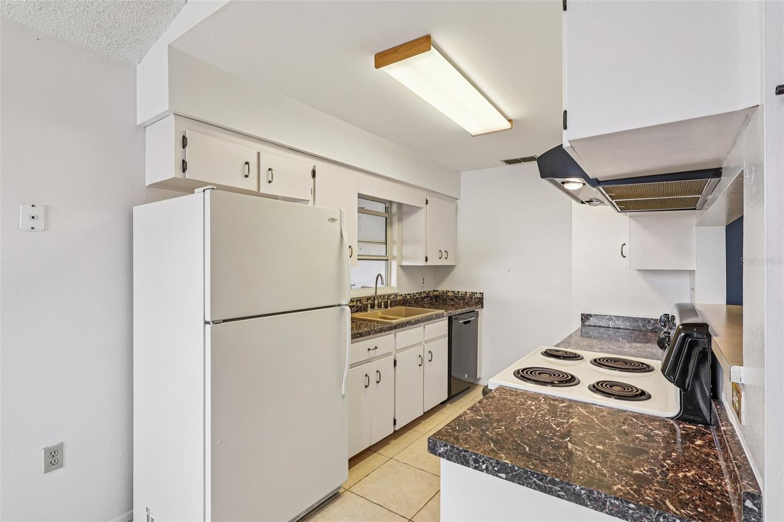 Image 13 of 50 For 3865 Dovehollow Drive