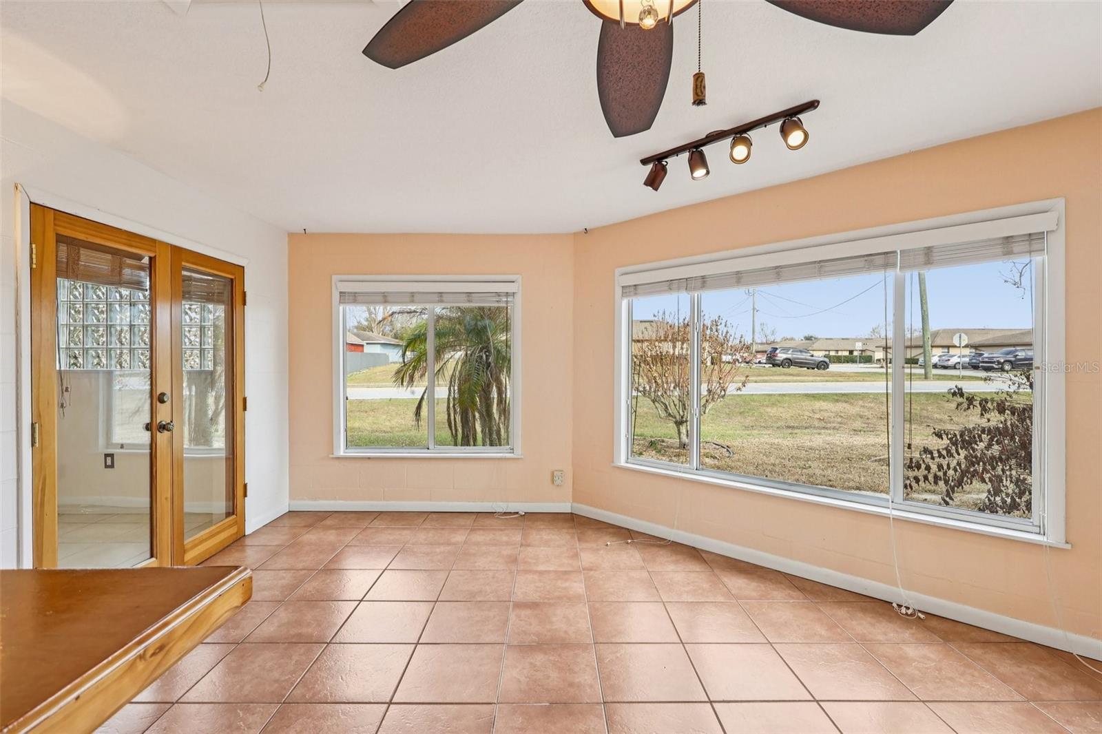 Image 4 of 50 For 3865 Dovehollow Drive