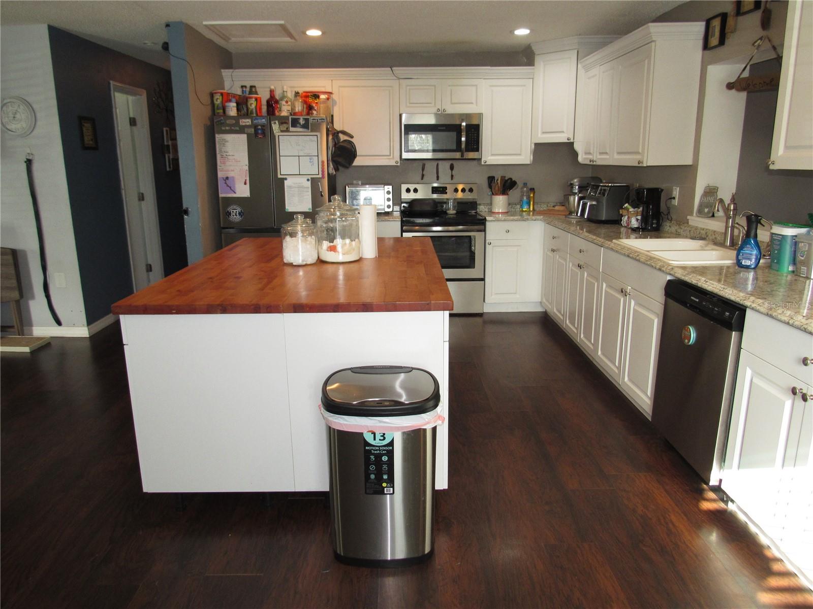 Image 10 of 50 For 330 Moccasin Hollow Road