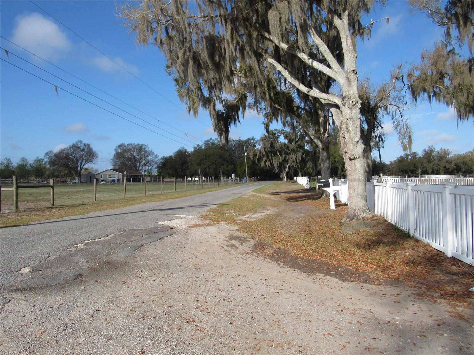 Image 4 of 50 For 330 Moccasin Hollow Road