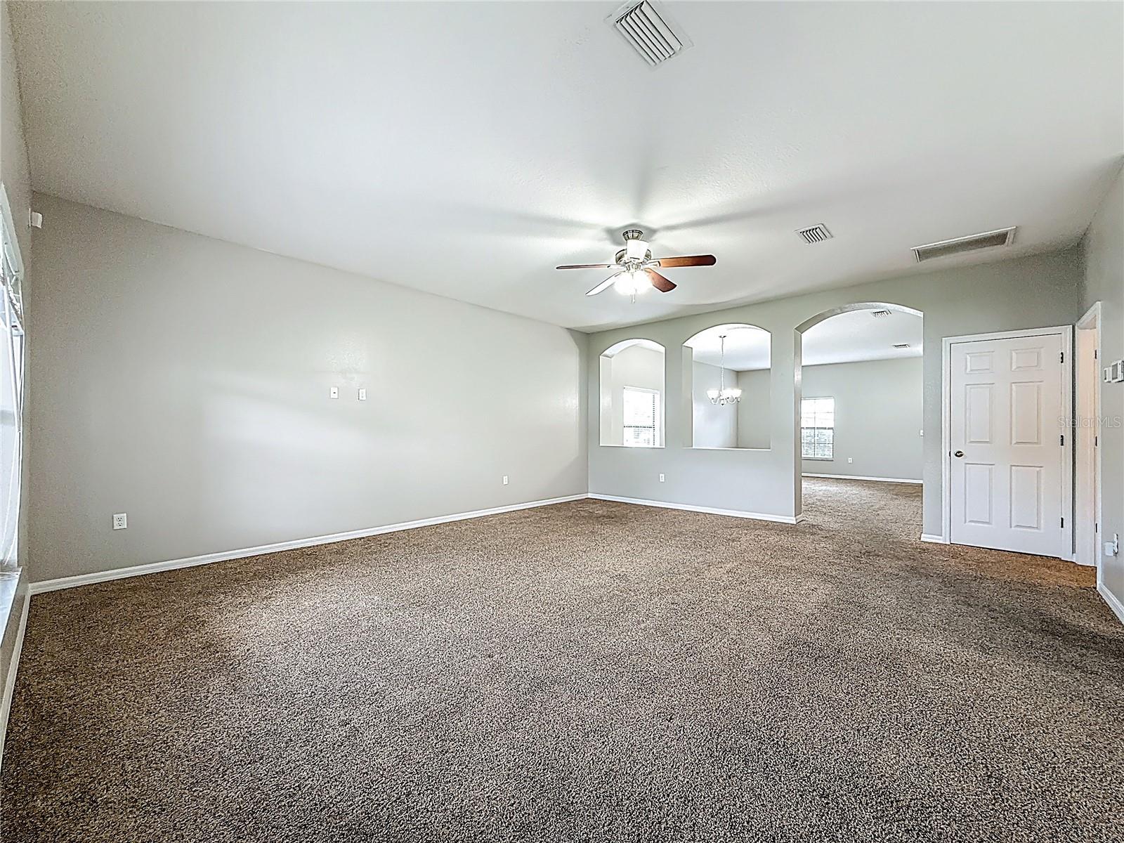 Image 11 of 50 For 313 Oak Landing Drive