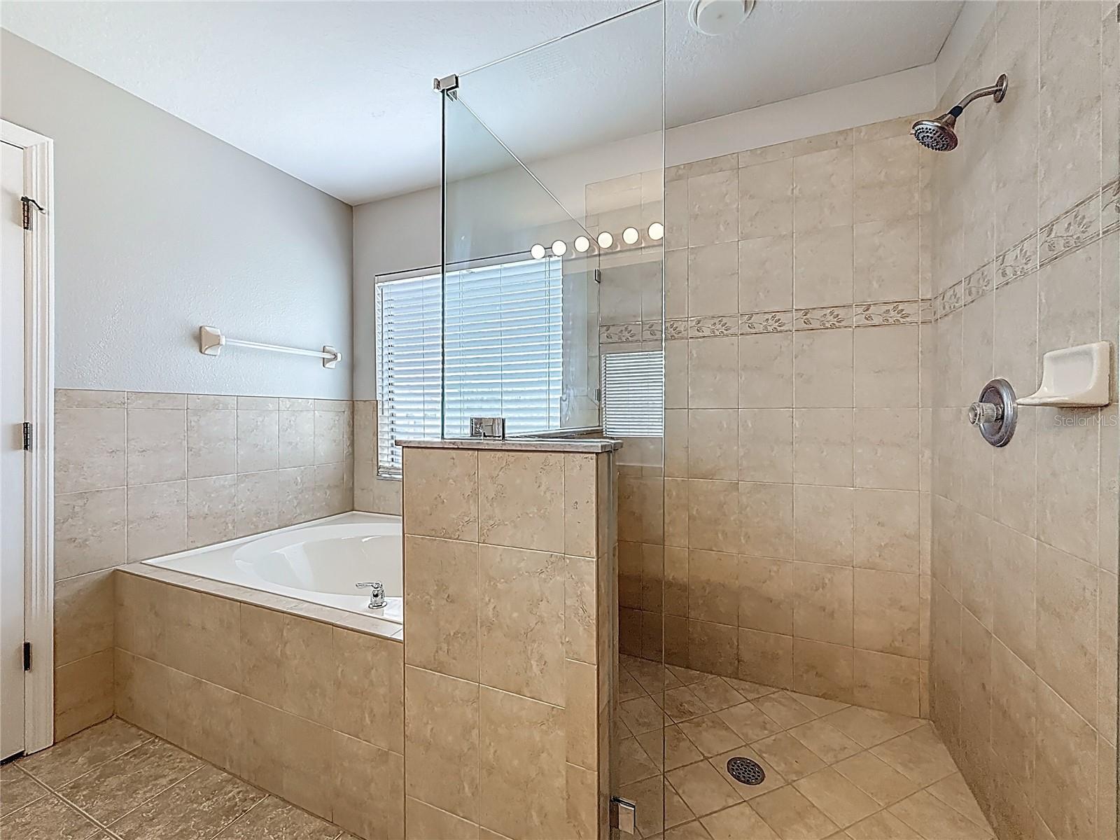 Image 29 of 50 For 313 Oak Landing Drive