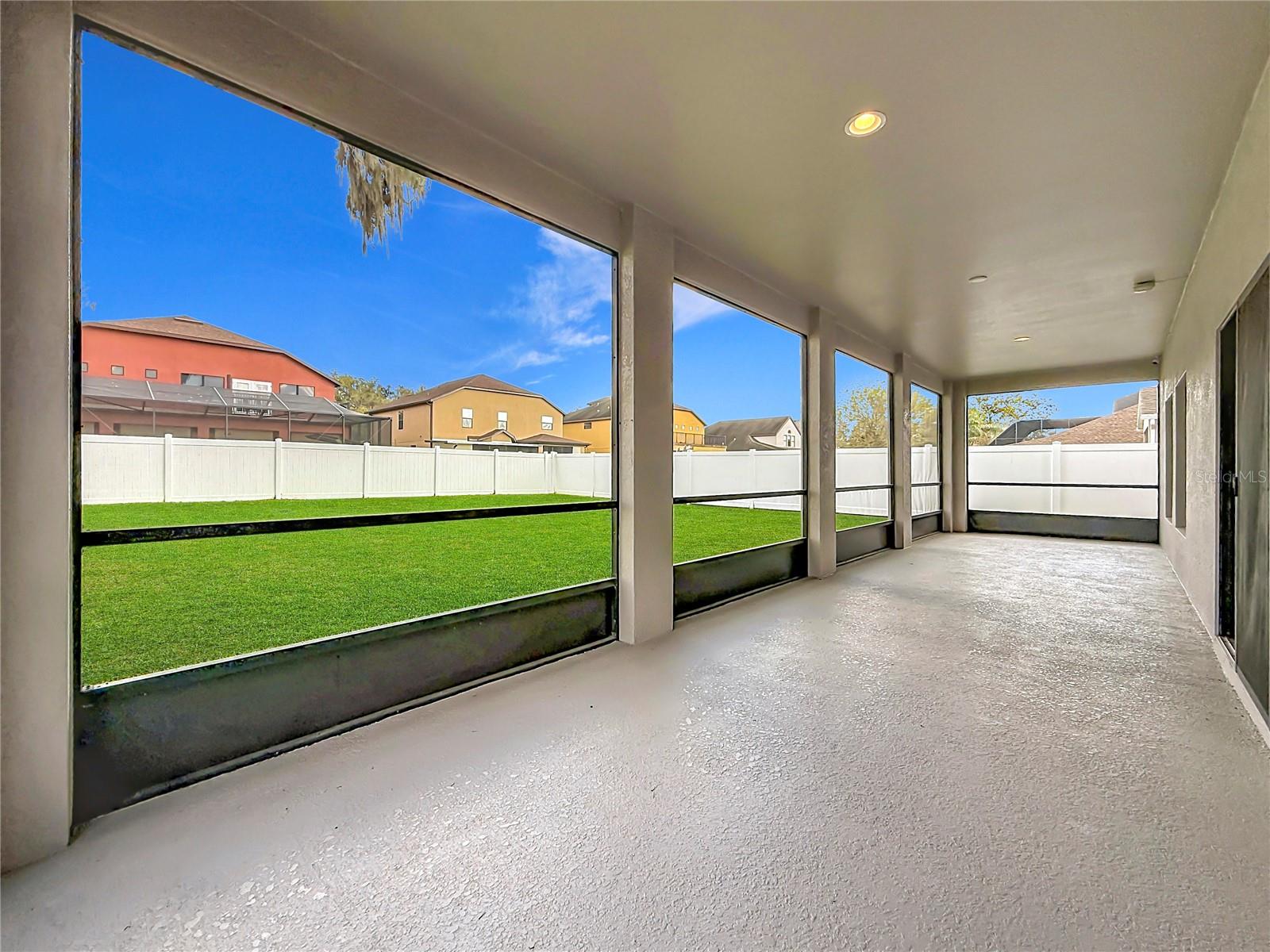 Image 5 of 50 For 313 Oak Landing Drive