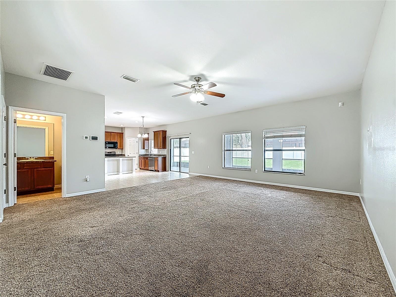 Image 9 of 50 For 313 Oak Landing Drive