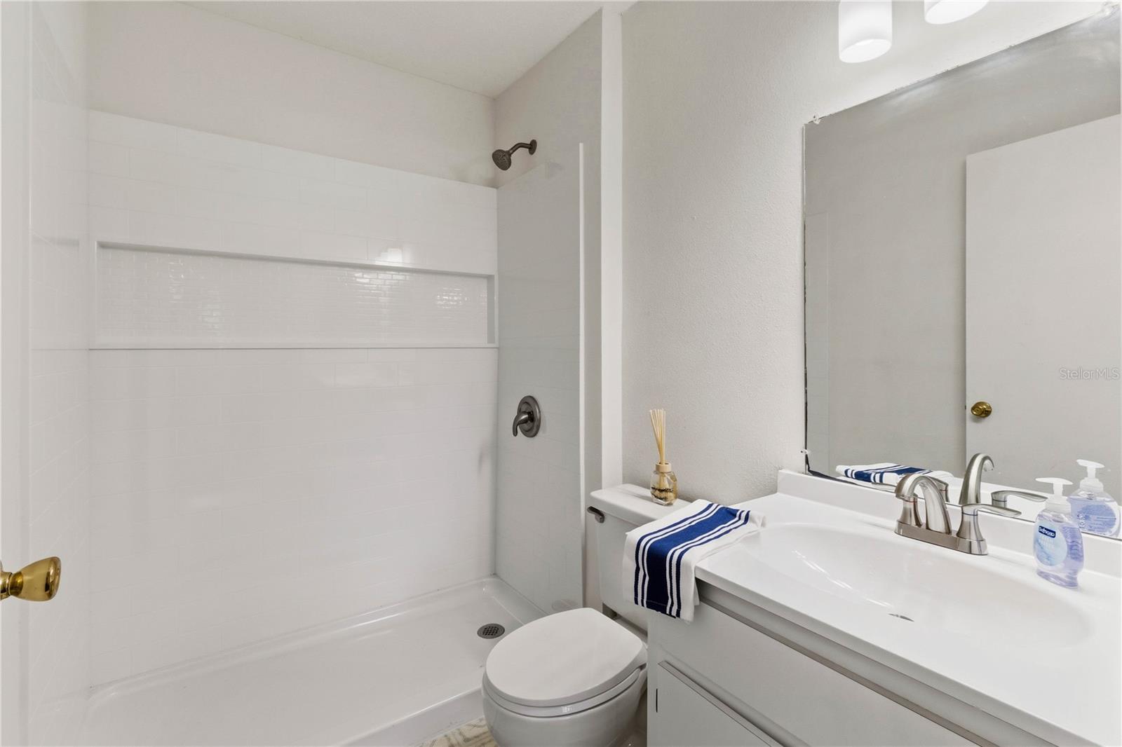 Image 22 of 43 For 3707 Timberlake Road W