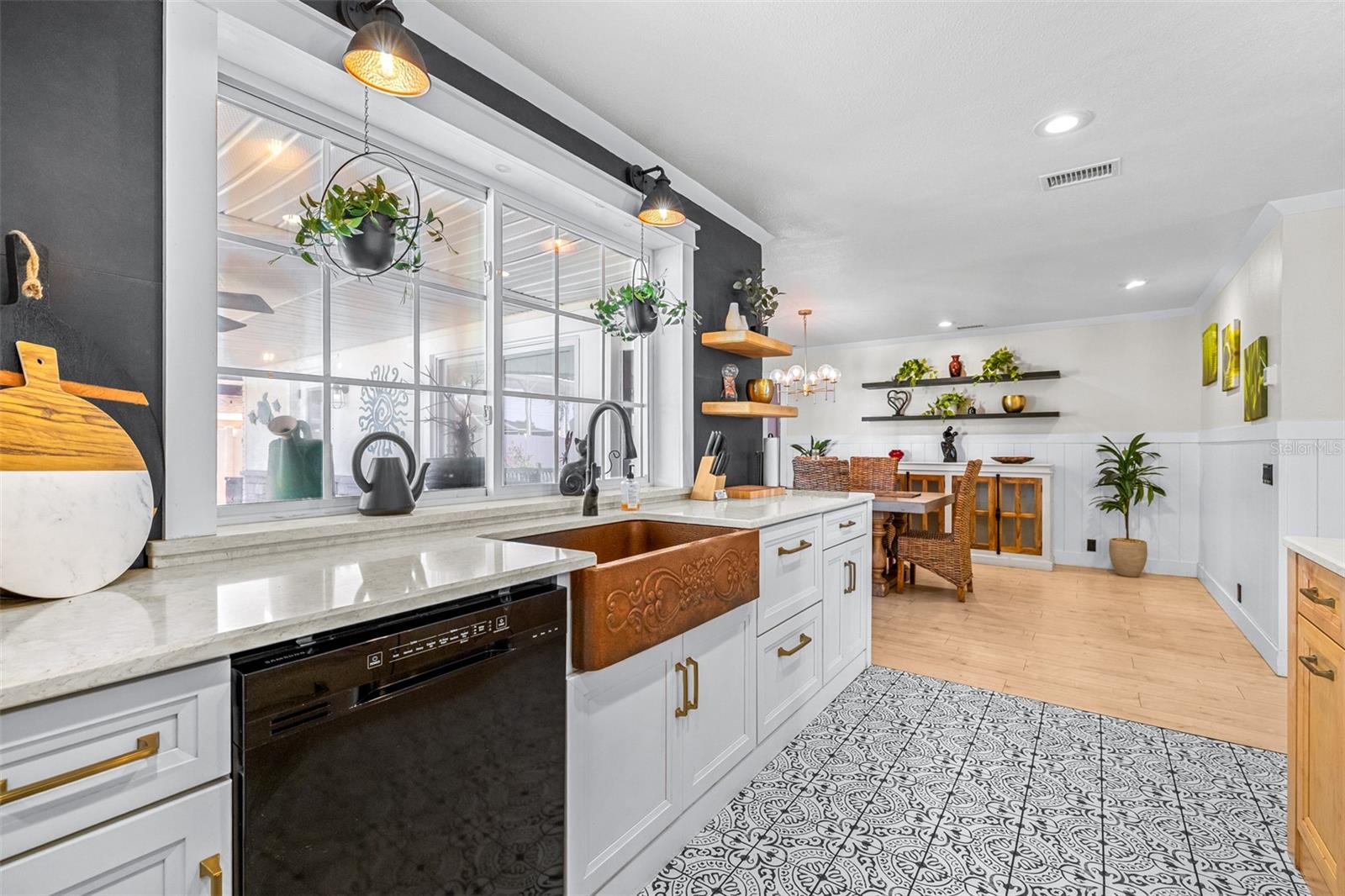 Image 13 of 56 For 210 Nassau Road