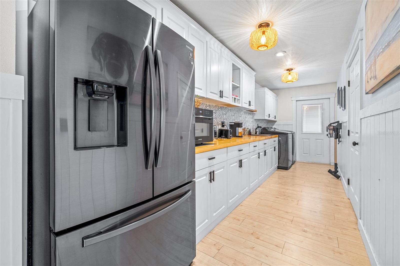 Image 14 of 56 For 210 Nassau Road