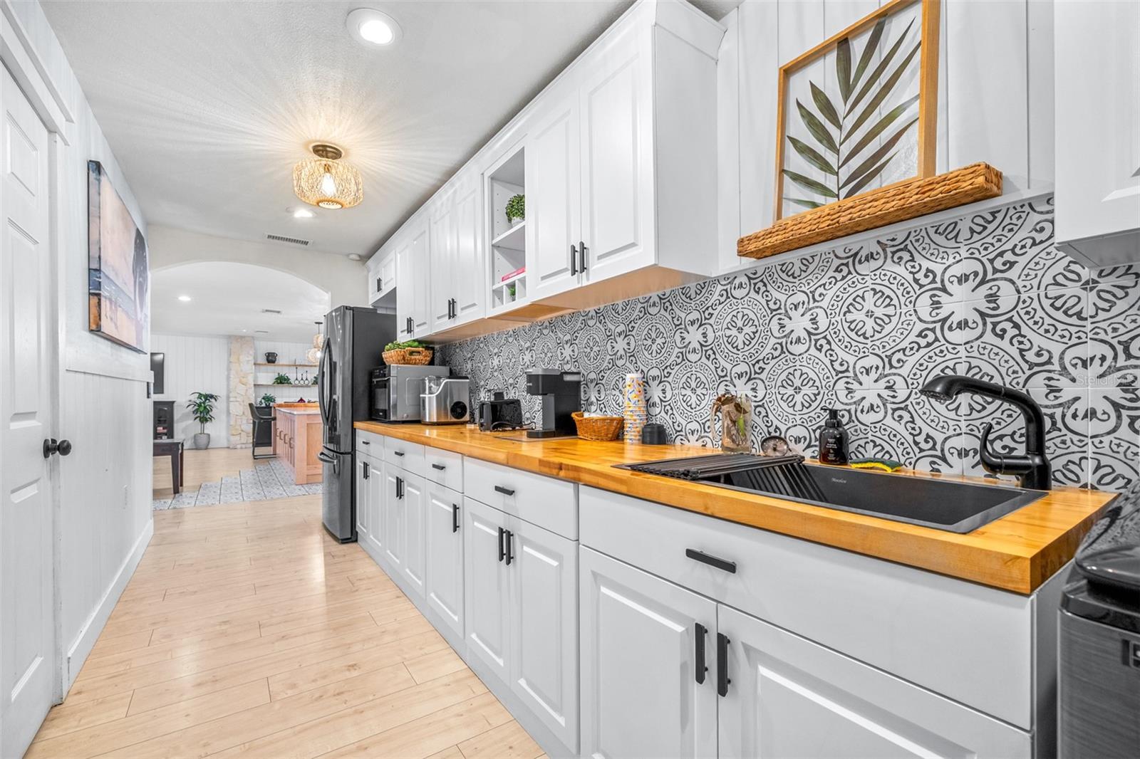 Image 15 of 56 For 210 Nassau Road