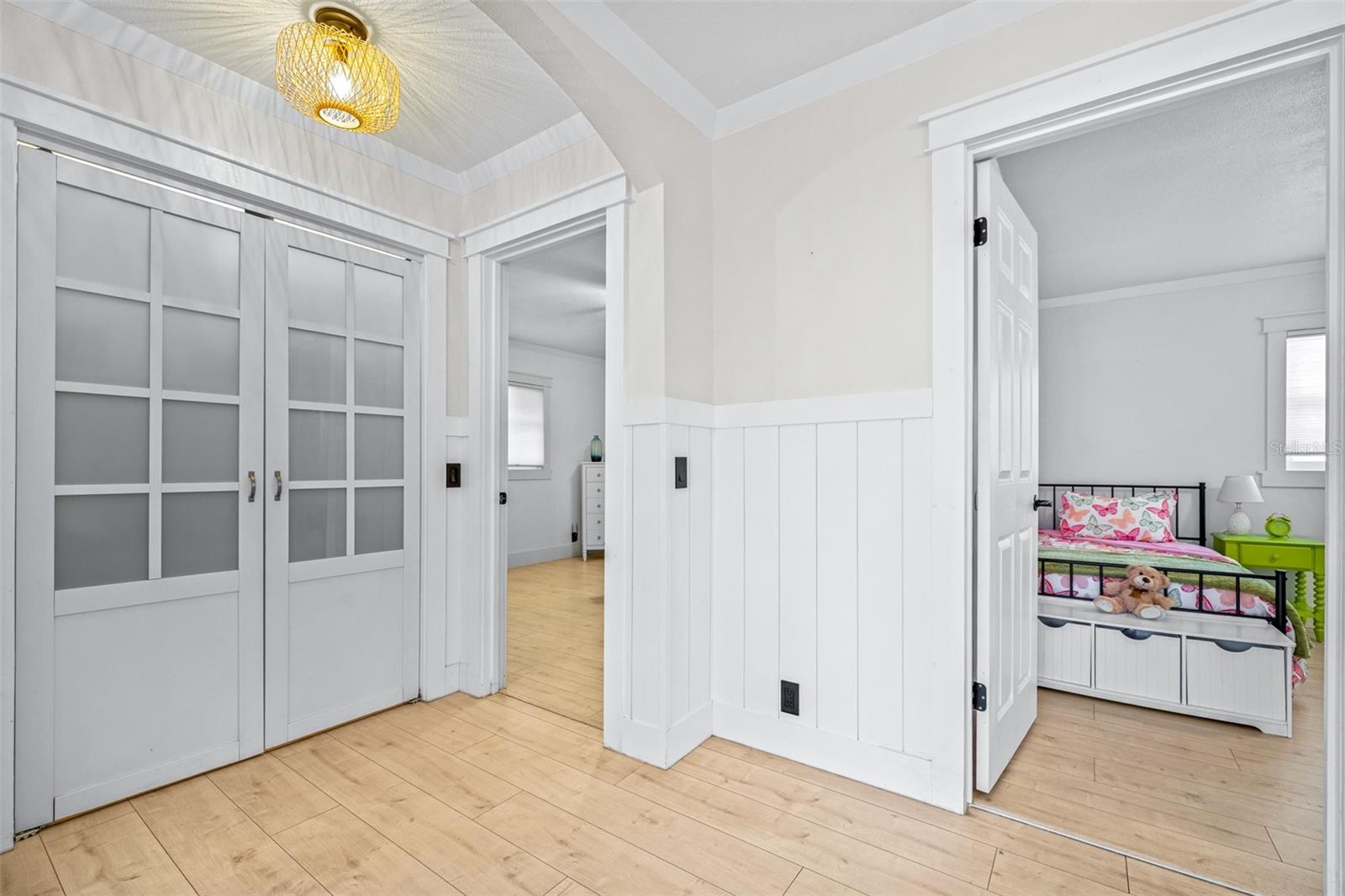 Image 23 of 56 For 210 Nassau Road