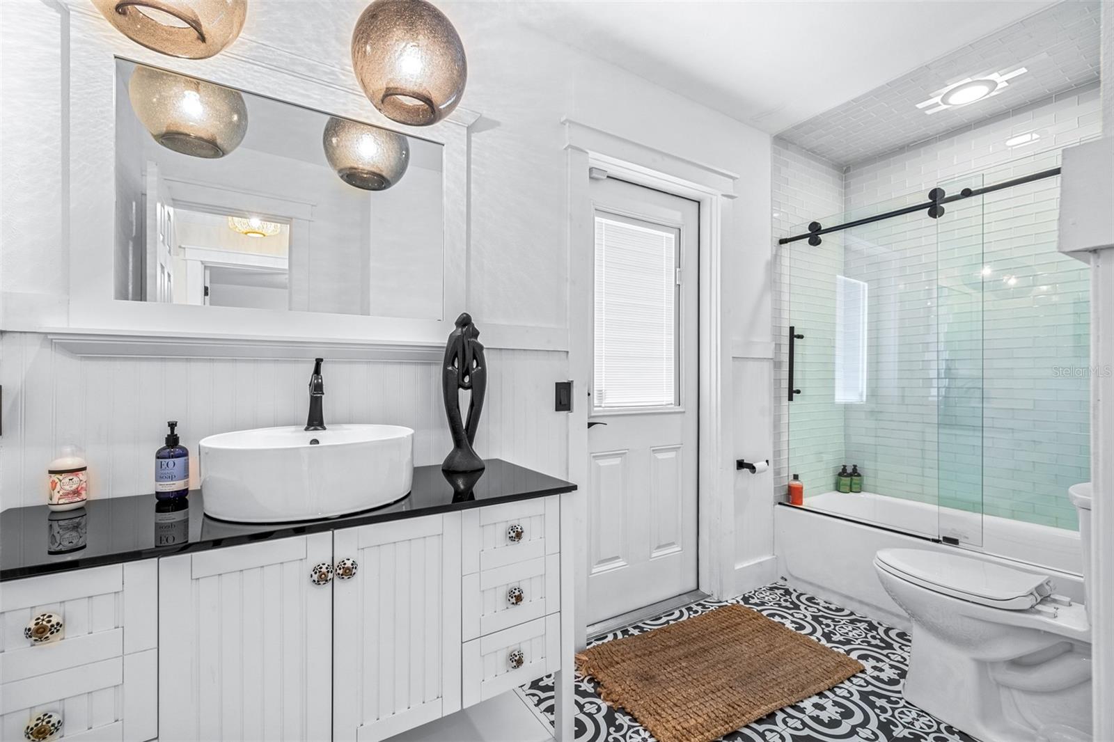 Image 26 of 56 For 210 Nassau Road