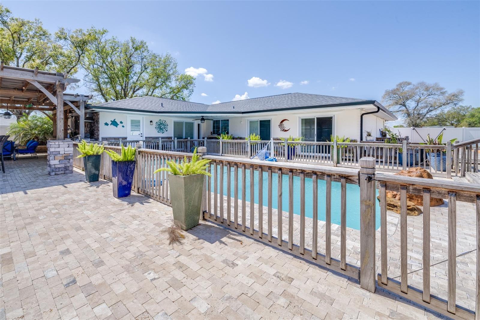 Image 36 of 56 For 210 Nassau Road