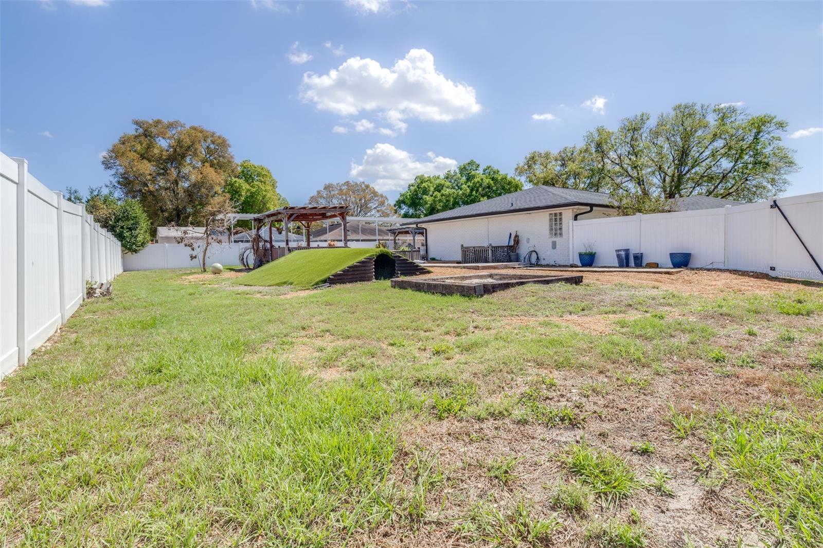 Image 43 of 56 For 210 Nassau Road