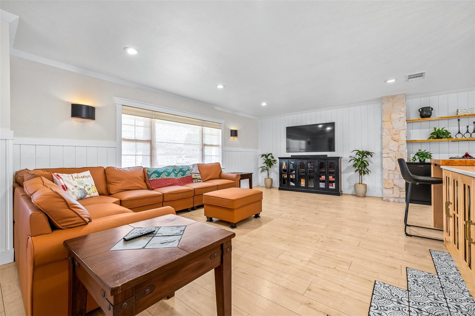 Image 5 of 56 For 210 Nassau Road