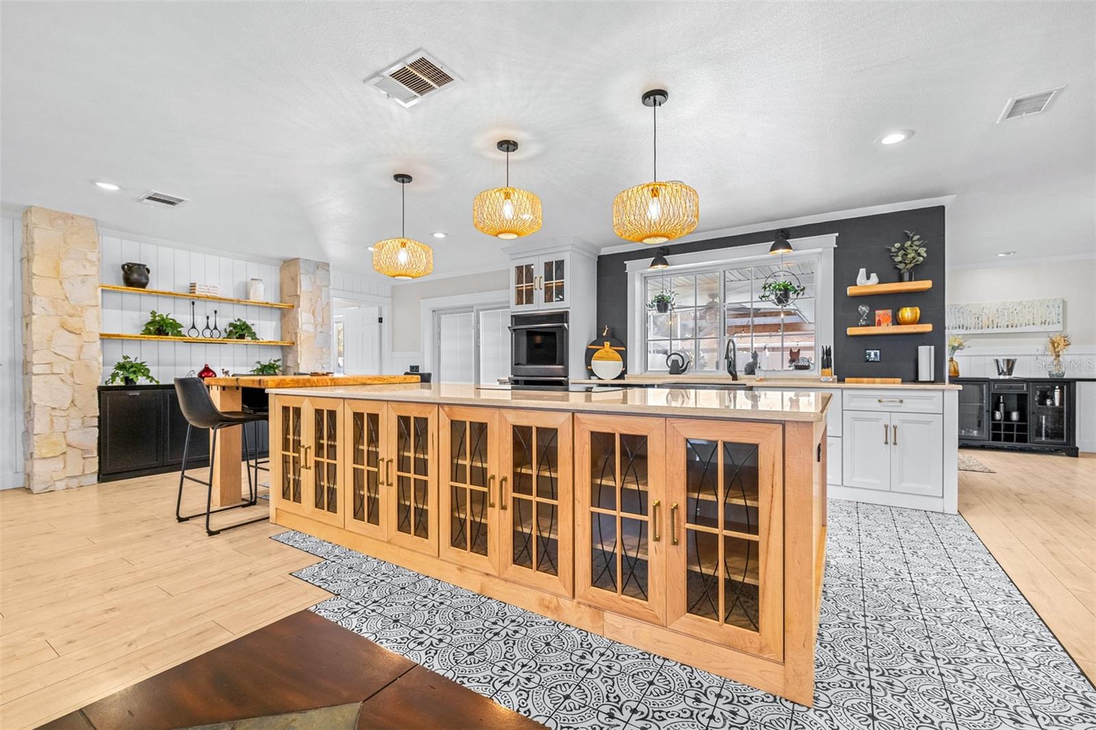 Image 8 of 56 For 210 Nassau Road