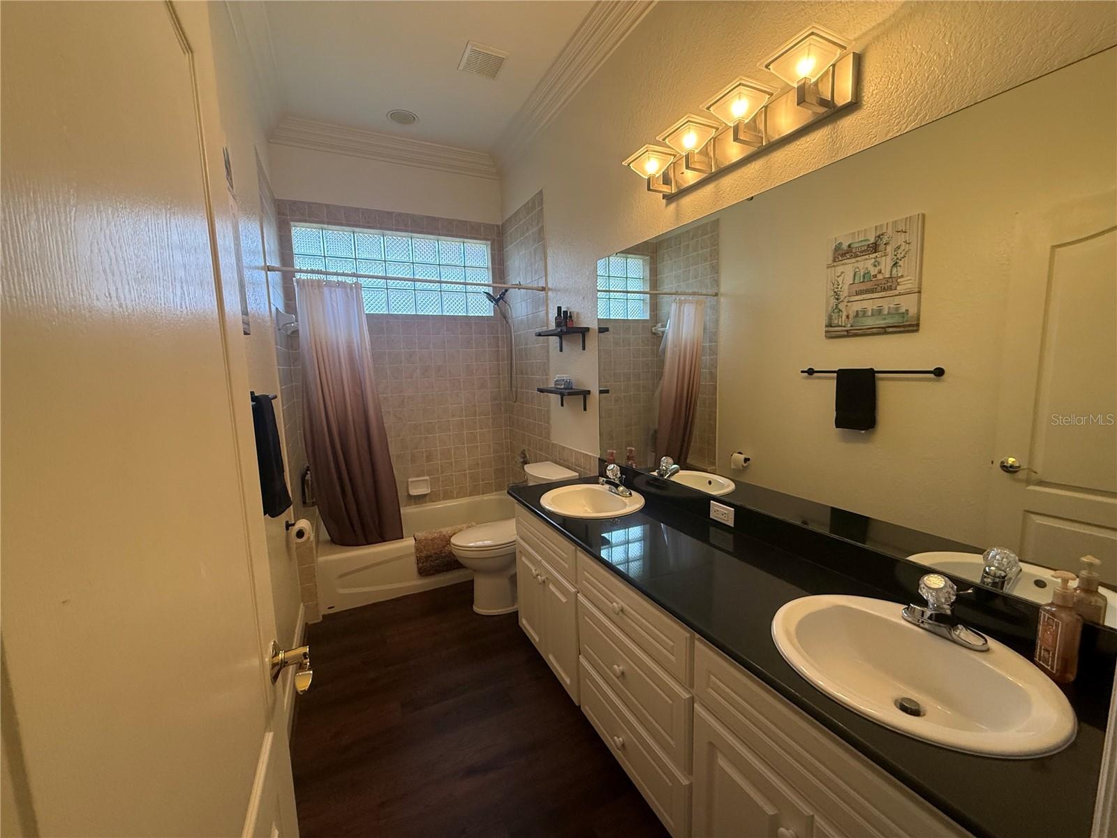 Image 15 of 59 For 1603 Sir Henrys Trail