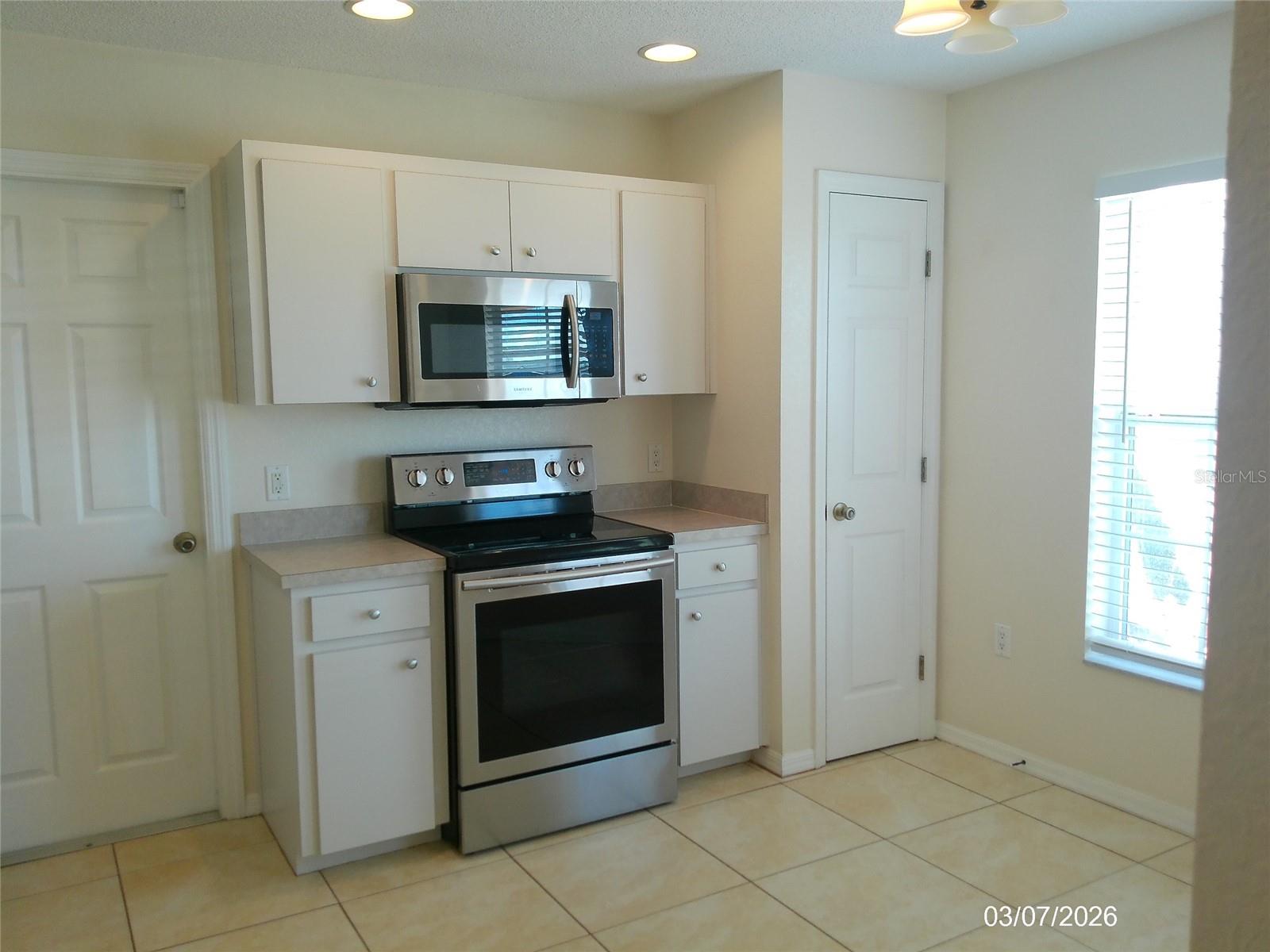 Image 4 of 25 For 3298 Sanoma Drive